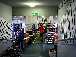 V Budvar arén� i jejím okolí je v�e p�ipraveno na za�átek mistrovství sv�ta �en...