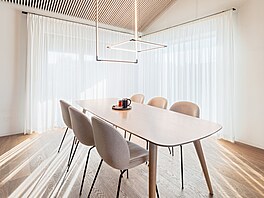 Jednoduchost, p�írodní materiály a d�raz na strukturu utvá�ejí klidnou,...