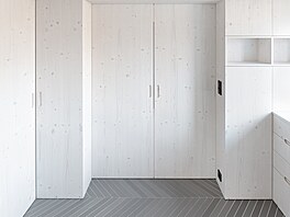 Dub a b�lený smrk se jemn� prolínají nap�í� podlahami, kuchy�skou sestavou i...