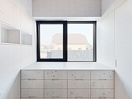 P�írodní materiálová paleta je zám�rn� omezená s d�razem na lokálnost, klid a...