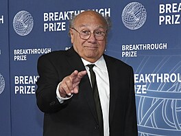 Danny DeVito na Breakthrough Prize v Santa Monice (5. dubna 2025)