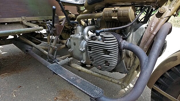 Motor t��kolky o objemu 1 000 cm3. 