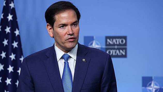 Americk� ministr zahrani�� Mario Rubio p�i setk�n� p�edstavitel� Aliance v Bruselu (3. dubna 2025)