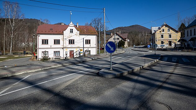 Malot��dka pro d�ti od prvn�ho do p�t�ho ro�n�ku by m�la zah�jit provoz v z��� p��t�ho roku. S�dlit bude v budov�, kde byl dosud obecn� ��ad.