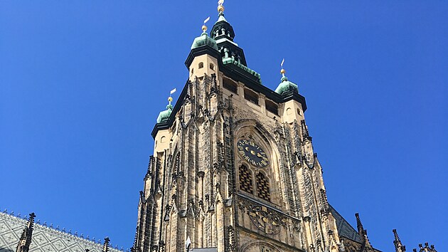 M�lo �ech� podle m� v�, �e na ji�n� v� Chr�mu svat�ho V�ta se d� vystoupit. Je odtamtud �chvatn� a origin�ln� v�hled.