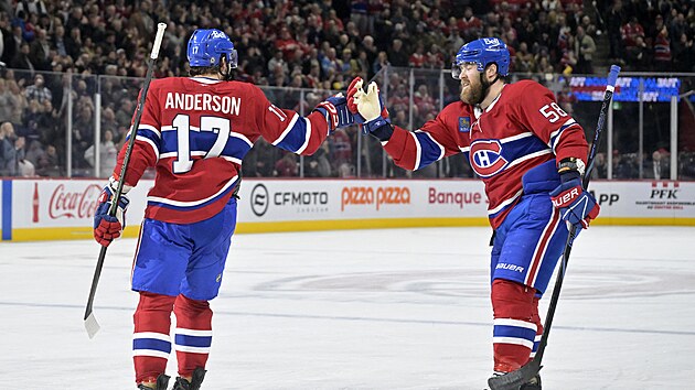 Radost Joshe Andersona a Davida Savarda po glu v utkn s Detroitem.