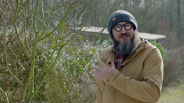 Rady, jak se v p��pad� kvetouc�ch strom� vyrovnat s jarn�mi mraz�ky, nat��el zahradn�k Tom� Trejbal v dob�, kdy stromy je�t� nebyly tak napu�en�. Aktu�ln� u� je situace v�razn� jin�, na �ad� m�st u� te� na za��tku dubna ovocn� stromy nakv�taj� nebo opravdu i kvetou.