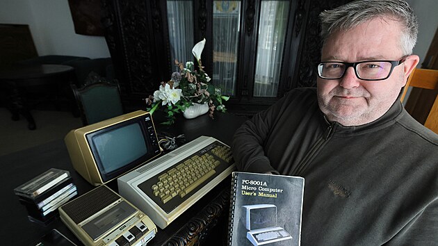 editel muzea Michael Rund s novm prstkem sbrkovho fondu.