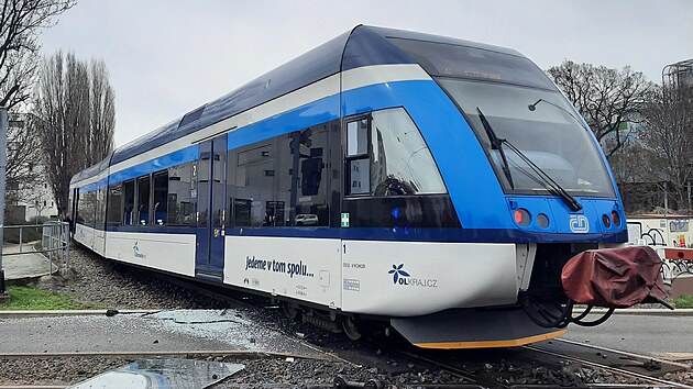 V Olomouci vykolejil na pejezdu vlak, zranny byly dv cestujc. (2. dubna 2025)