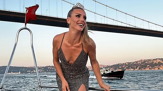 Modelka Guler Erdoganov� tragicky zem�ela ve 27 letech. (duben 2025)