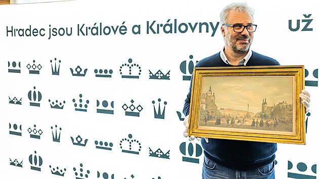 Spoluautor vstavy Ivan Tejkl pedstavil Morstadtv akvarel Prospekt Velkho nmst v Hradci Krlov. (8. dubna 2025)