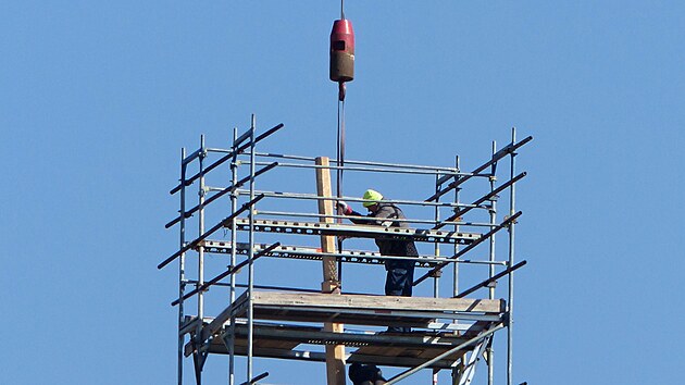 Farnost opravuje v kostela Nalezen sv. tpna v ernilov na Krlovhradecku. (18. bezna 2025)