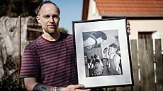 Vilém Kropp mlad�í se slavným snímkem svého otce (3. dubna 2025)