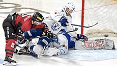 GÓL. Sparta vyrovnává, st�elu Michala �epíka u� branká� Michal Postava...