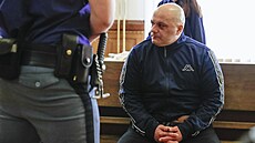 Michal V., ob�alovaný z pokusu o vra�du bývalé p�ítelkyn�, u Krajského soudu v...