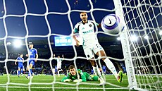 Jacob Murphy z Newcastlu United skóruje.