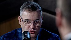 Hostem po�adu Rozst�el je Mojmír Hampl, ekonom a p�edseda Národní rozpo�tové...