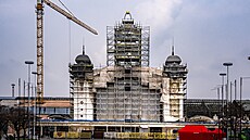 V praském Prmyslovém paláci ve sviném tempu gradují práce na jeho...