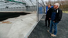 Dv� odv�trávané haly solární su�árny kal� vyrostly na periferii m�sta Litovel v...