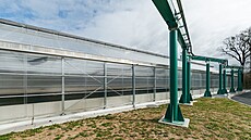 Dv� odv�trávané haly solární su�árny kal� vyrostly na periferii m�sta Litovel v...