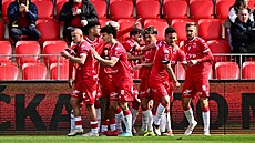 Hrá�i Pardubic slaví trefu Vojt�cha Patráka proti Bohemians.