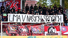 Choreo fanouk Pardubic v utkání s Bohemians.