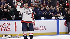 Alexandr Ovekin z Washingtonu slaví rekordní 895. gól v NHL.
