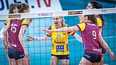 Volejbalistky Dukly Liberec se radují z bodu.