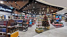 Dodávka osv�tlení  od prost�jovské pobo�ky ITABu do otev�ené prodejní plochy...