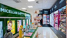 Prodejnu Rossmann ve spodní �ásti Václavského nám�stí v Praze prozá�ily LED...