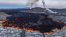 Sopená erupce poblí msta Grindavík na poloostrov Reykjanes na Islandu (21....