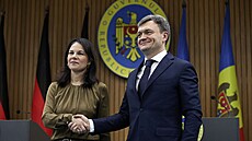 N�mecká ministryn� zahrani�í Annalena Baerbocková a moldavský premiér Dorin...