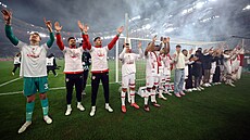 Fotbalisté Stuttgartu slaví postup do finále Nmeckého poháru nad Lipskem.