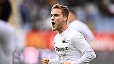 Josef Ko�eluh se raduje z trefy proti �eským Bud�jovicím.