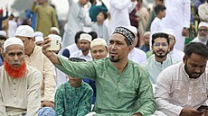 Bangladé��tí muslimové oslavují konec ramadánu. (31. b�ezna 2025)