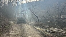Na podzim 2025 se mají cyklisté dokat otevení prvního úseku nové cyklostezky...