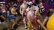 �pan�lská vláda si posvítila na neoficiální organizátory bujarých ve�írk�.