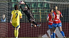 Branká�ka Barbora Votíková v zápase s Ukrajinou