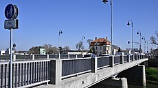 Krom��í� pojmenovala silni�ní most p�es �eku Moravu po Karlu Krylovi. (3. dubna...