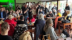 P�edvolební debata hnutí ANO s Karlem Havlí�kem v pra�ské �eporyjské sokolovn�.