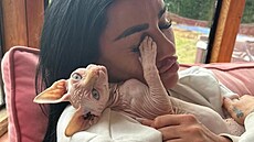 Katie Price a jeden z jejích domácích mazlíčků