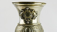 Um�lecká sbírka herc� Hlavá�ové a Munzara jde do aukce. Na snímku st�íbrný...