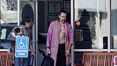 Britská policie obvinila komika Russella Branda ze znásiln�ní a sexuálního...