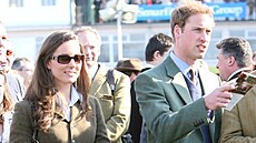 Tvídové sako Ralph Lauren si Kate po�ídila asi v roce 2007, tedy v dob�, kdy...