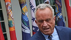 Americký ministr zdravotnictví Robert F. Kennedy Jr. p�ed projevem prezidenta...