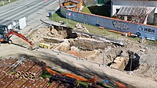 Budování kanalizace na Rolnickém nám�stí v plze�ské �ásti Lobzy p�edcházely...