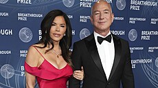 Lauren Sanchezová a Jeff Bezos na Breakthrough Prize v Santa Monice (5. dubna...