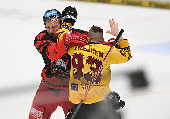 BITKA.  Jan vrek (vlevo) z Olomouce a Jan Strejek z Jihlavy.