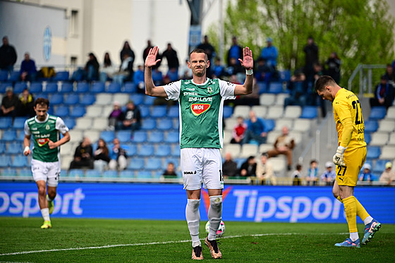 Jablonecký útoník Jan Chramosta poté, co promnil penaltu proti Mladé...