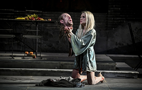 Linda Ballová jako Salome v brn�nské inscenaci stejnojmenné opery od Richarda...